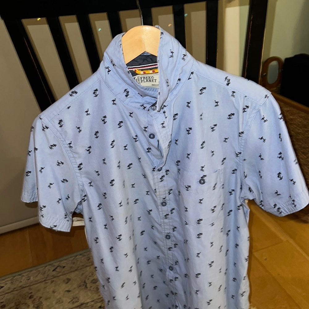 Free Planet Flamingo and Palm Tree Print Men’s M Button Down Short Sleeve Shirt